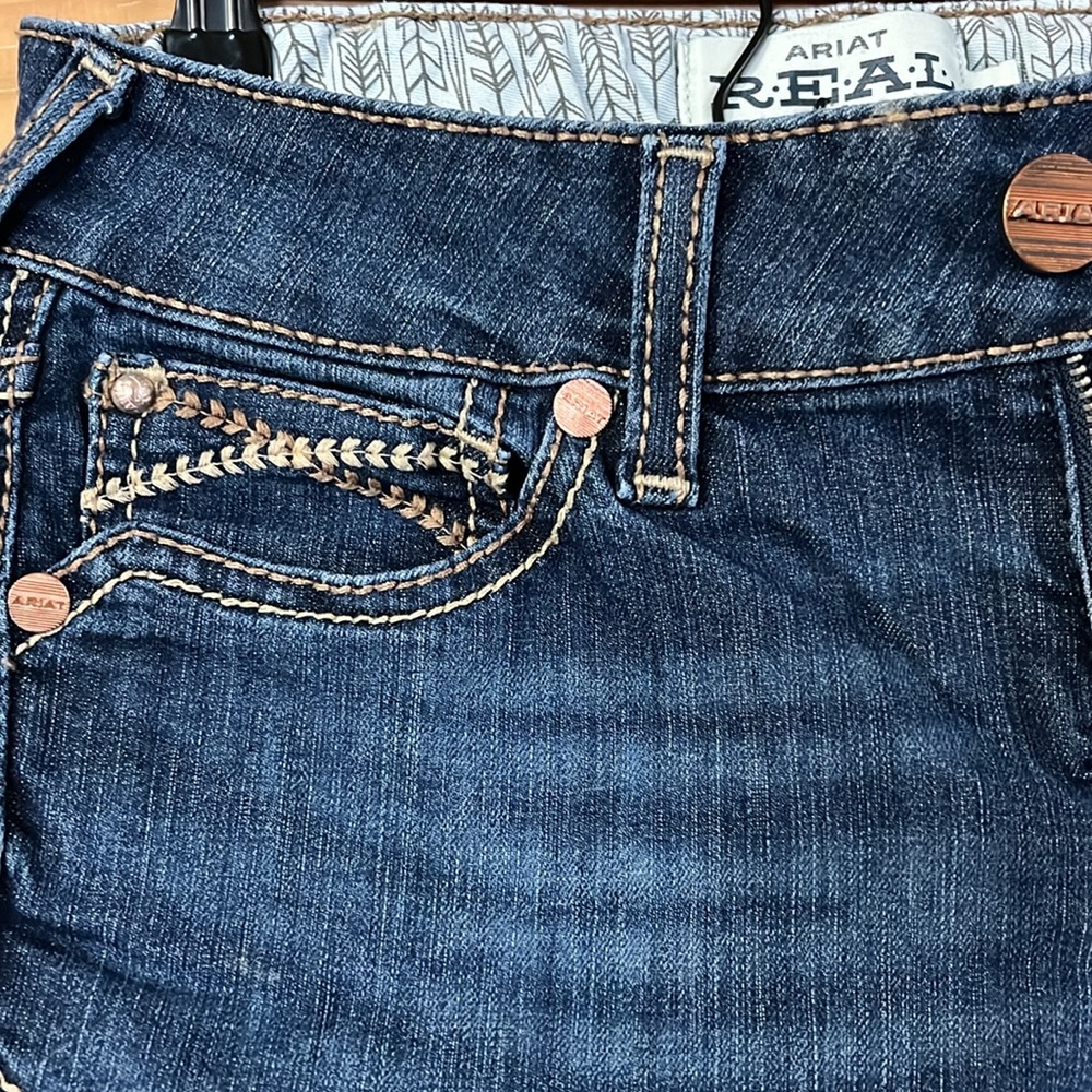 Ariat Blue Boot Cut Jeans with Classic Style and Fading Effect - Picture 3 of 6